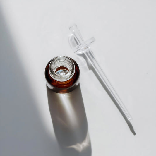 From Oils to Peptides: The Natural Ingredients Driving Lash & Brow Growth in Clean Beauty